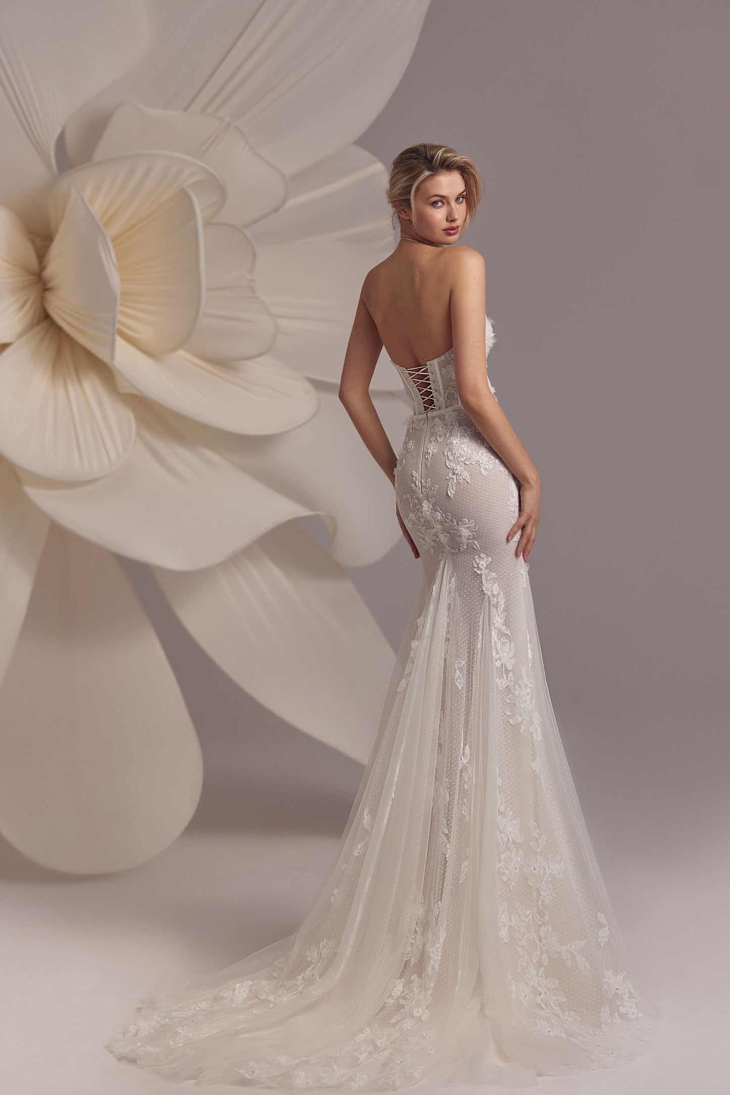 Sheyniss – Korsett-Brautkleid mit Herzausschnitt, besticktem Tüll und gerafftem Tüll-Bolero