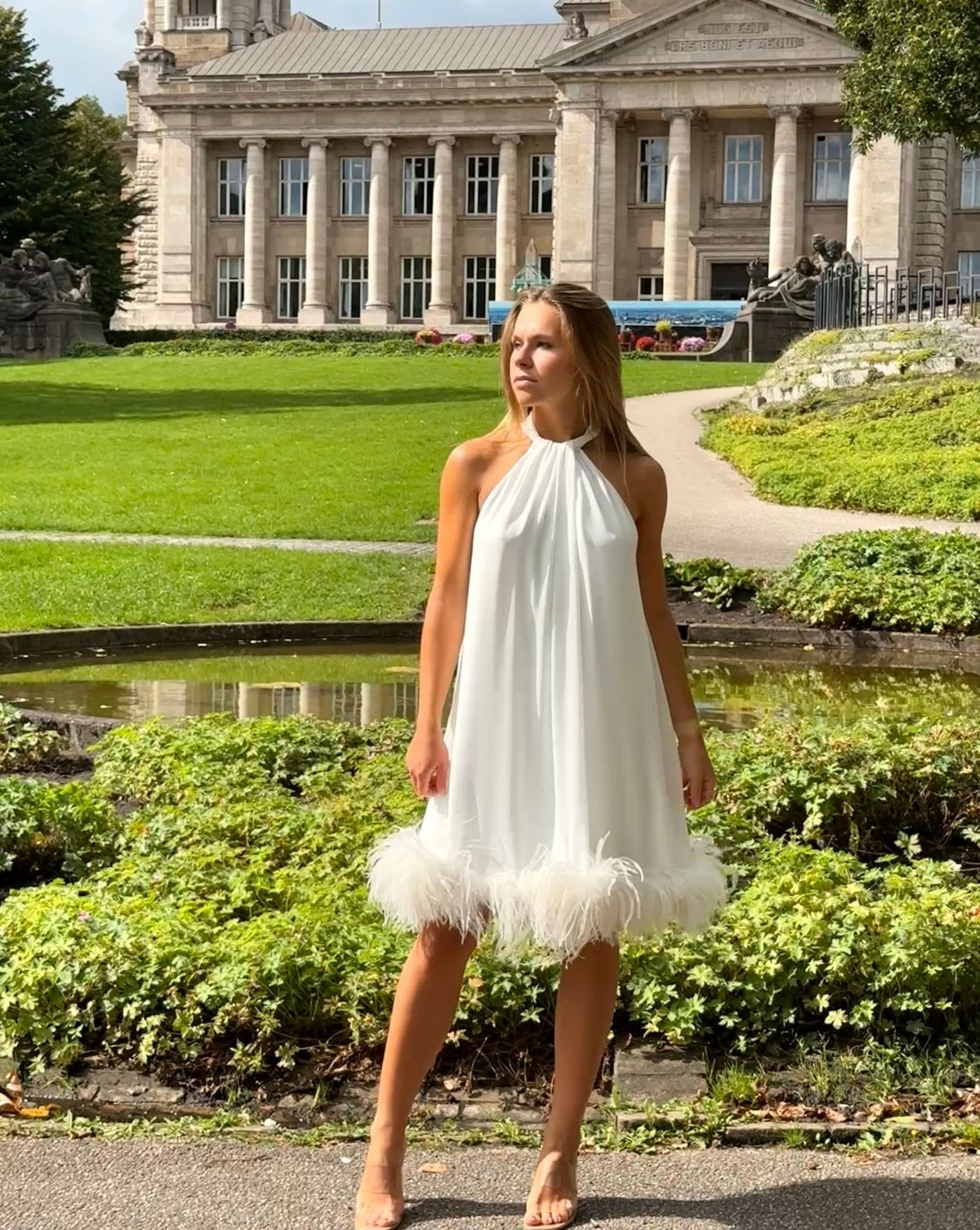 Mini Brautkleid Chiara mit Federn