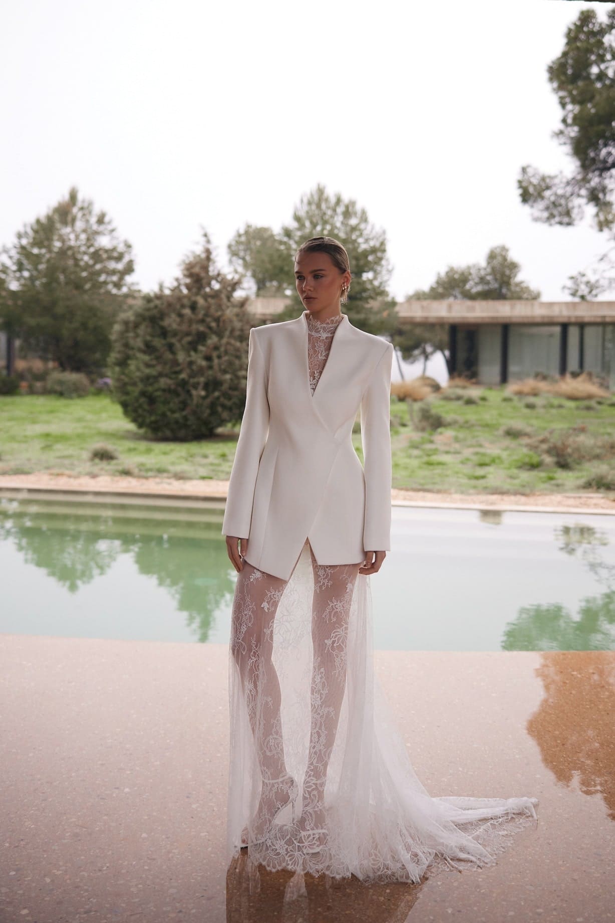 Illusion Set – Halbtransparentes Meerjungfrauen-Brautkleid mit Statement-Jackett
