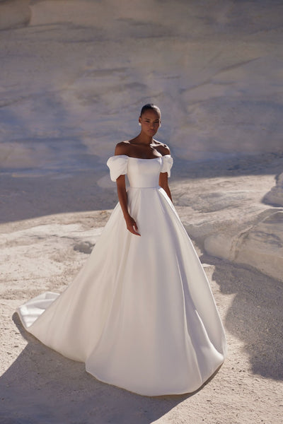 Lovisa – Corsage-Brautkleid mit Off-Shoulder Puffärmeln