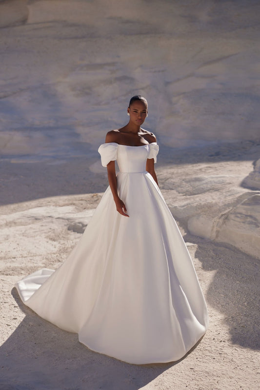 Lovisa – Corsage-Brautkleid mit Off-Shoulder Puffärmeln