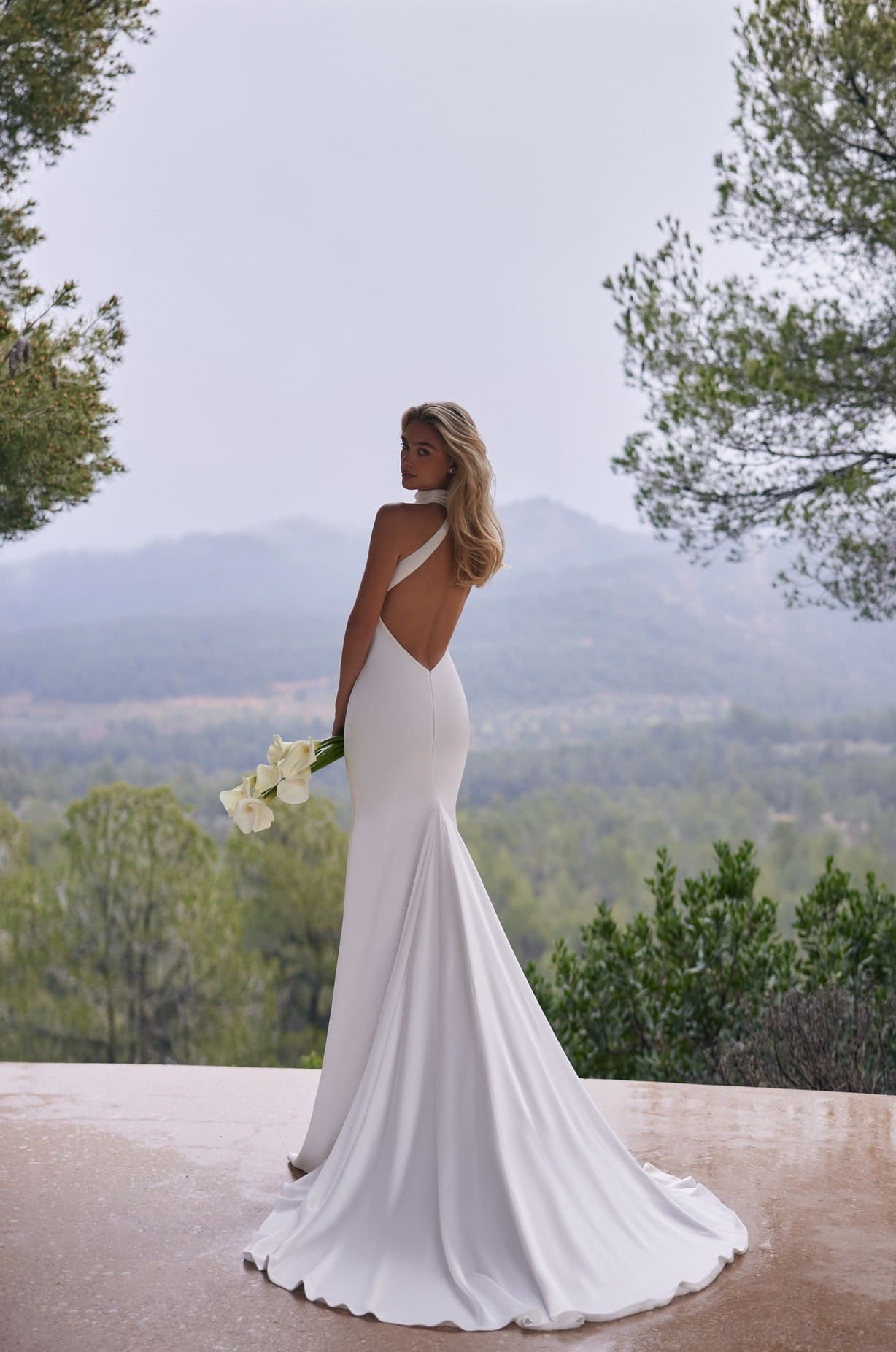 Ricci – Neckholder Kleid mit tiefem Rückenausschnitt